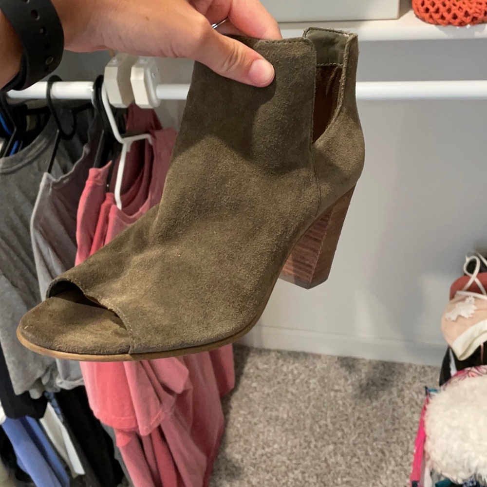 Barely Worn Steve Madden Booties - image 1